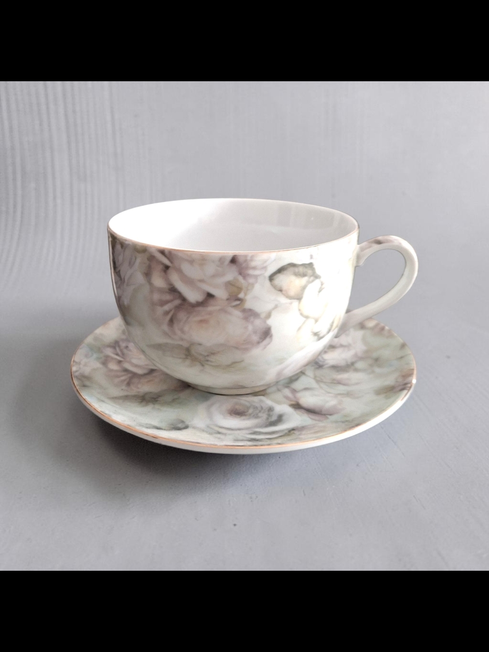 VINTAGE CALDO FREDDO FINE PORCELAIN CUP AND SAUCER